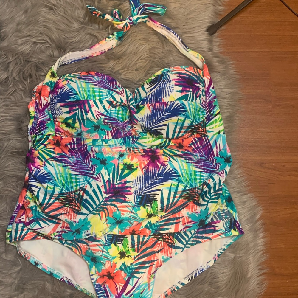 Plus size swim